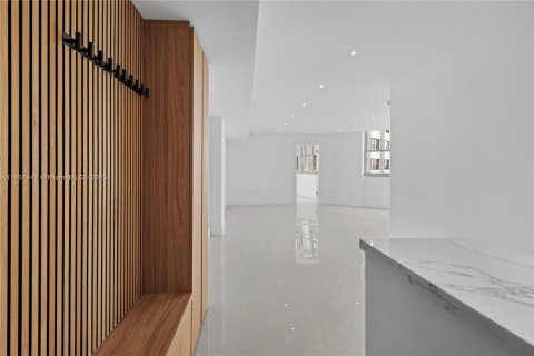 Condo in Miami, Florida, 2 bedrooms № 1962157 - photo 21