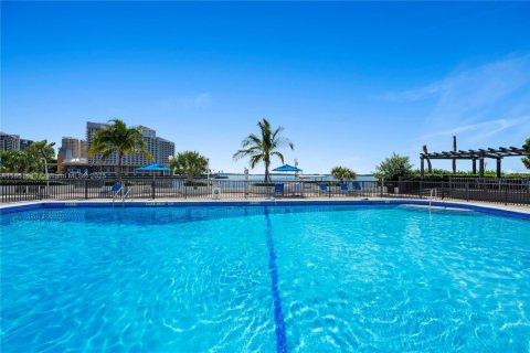 Condo in Miami, Florida, 2 bedrooms № 1962157 - photo 23