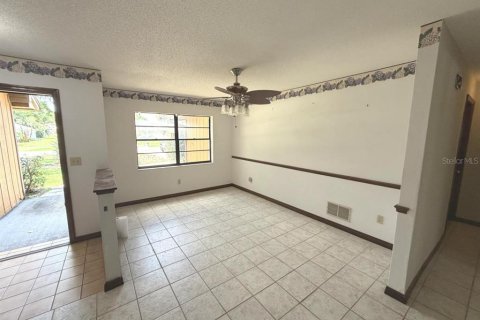 House in Port Orange, Florida 3 bedrooms, 154.78 sq.m. № 2393987 - photo 6