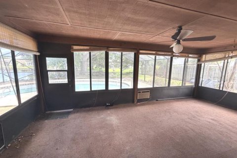 House in Port Orange, Florida 3 bedrooms, 154.78 sq.m. № 2393987 - photo 17