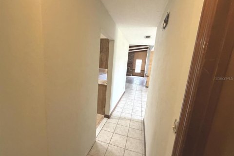 House in Port Orange, Florida 3 bedrooms, 154.78 sq.m. № 2393987 - photo 24