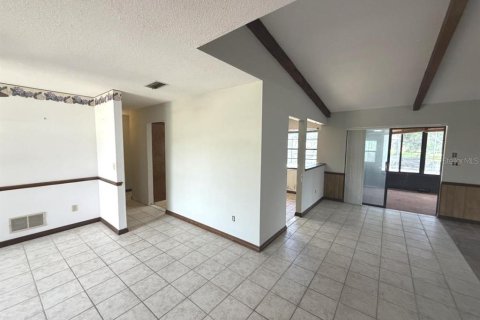 House in Port Orange, Florida 3 bedrooms, 154.78 sq.m. № 2393987 - photo 7
