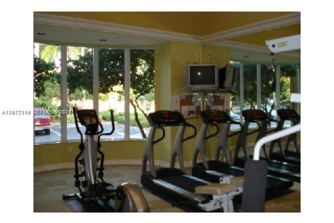 Condo in Hollywood, Florida, 2 bedrooms  № 2042434 - photo 3