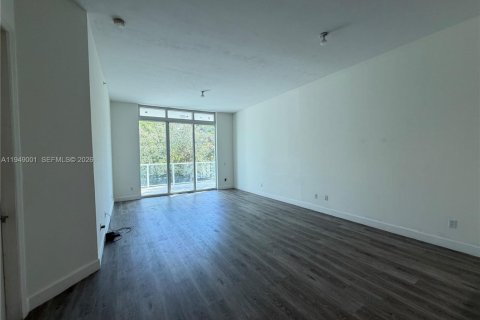 Condo in North Miami, Florida, 2 bedrooms  № 2004839 - photo 14