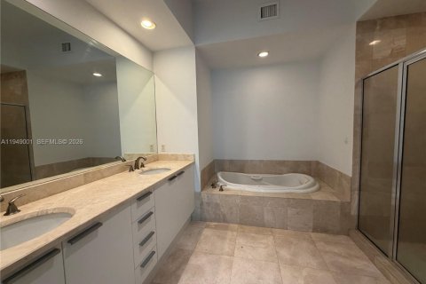 Condo in North Miami, Florida, 2 bedrooms  № 2004839 - photo 10