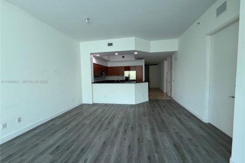 Condo in North Miami, Florida, 2 bedrooms  № 2004839 - photo 4