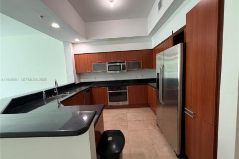 Condo in North Miami, Florida, 2 bedrooms  № 2004839 - photo 5