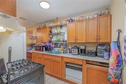 House in DeLand, Florida 3 bedrooms, 100.43 sq.m. № 1782182 - photo 9