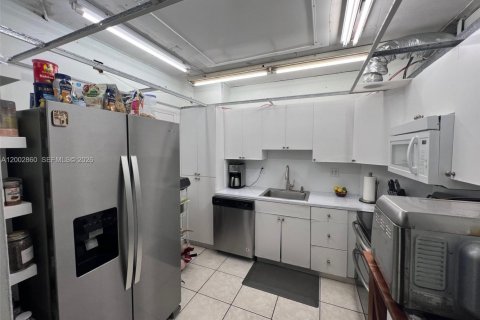 Condo in Sunny Isles Beach, Florida, 2 bedrooms № 2069111 - photo 5