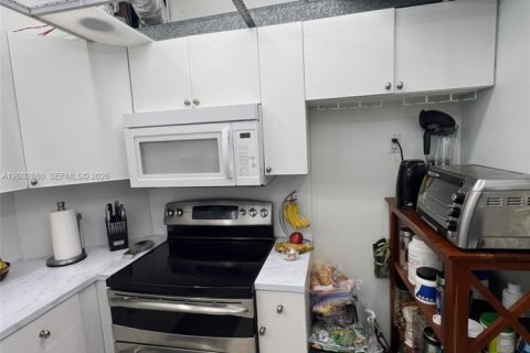Condo in Sunny Isles Beach, Florida, 2 bedrooms № 2069111 - photo 7