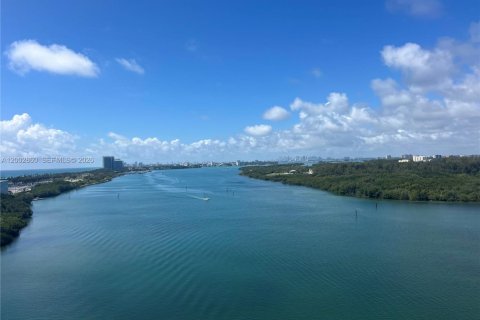 Кондоминиум с 2 спальнями в Санни-Айлс-Бич, Флорида № 2069111