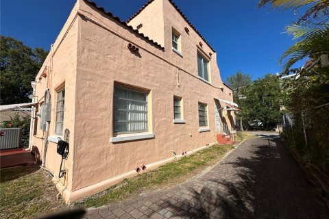 Propiedad comercial en venta en Miami, Florida, 224.36 m2 № 1868779 - foto 9