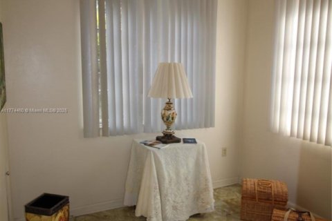 Propiedad comercial en venta en Miami, Florida, 224.36 m2 № 1868779 - foto 30