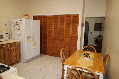 Propiedad comercial en venta en Miami, Florida, 224.36 m2 № 1868779 - foto 23