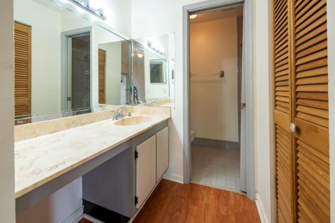 Снять в аренду квартиру в Корал-Спрингс, Флорида 3 комнаты, 92.44м2, № 2084470 - фото 15