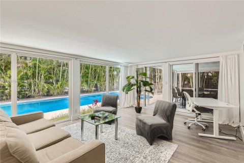 Снять в аренду виллу или дом в Лодердейл-бай-те-Си, Флорида 2 спальни, 167.5м2, № 1934508 - фото 17