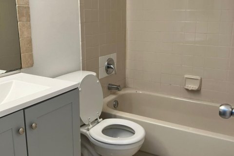 Condominio en alquiler en Oakland Park, Florida, 2 dormitorios, 81.75 m2 № 1185407 - foto 1