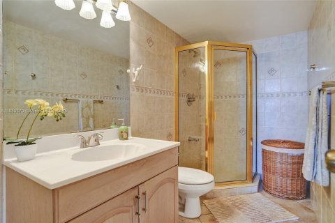 Condominio en venta en Hallandale Beach, Florida, 2 dormitorios, 126.35 m2 № 1890054 - foto 8