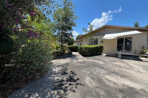 House in Tampa, Florida 3 bedrooms, 133.78 sq.m. № 1901314 - photo 30