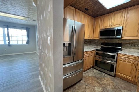 House in Tampa, Florida 3 bedrooms, 133.78 sq.m. № 1901314 - photo 10