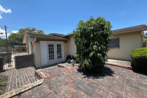 House in Tampa, Florida 3 bedrooms, 133.78 sq.m. № 1901314 - photo 27