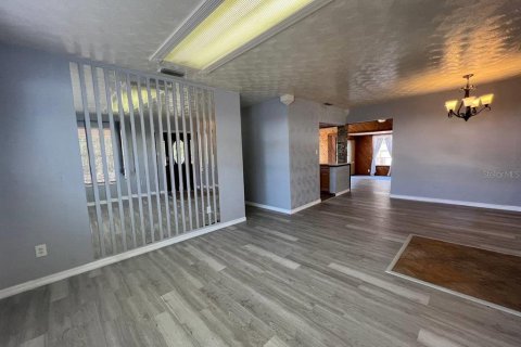 House in Tampa, Florida 3 bedrooms, 133.78 sq.m. № 1901314 - photo 6