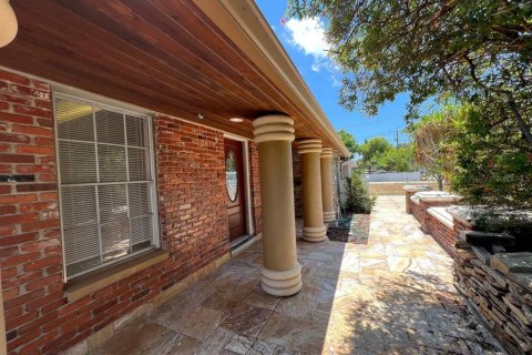 House in Tampa, Florida 3 bedrooms, 133.78 sq.m. № 1901314 - photo 1