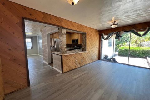 House in Tampa, Florida 3 bedrooms, 133.78 sq.m. № 1901314 - photo 13