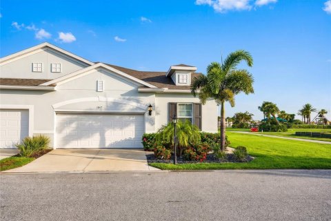 House in Port Charlotte, Florida 2 bedrooms, 152.92 sq.m. № 2352294