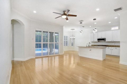 Casa en venta en Tampa, Florida, 4 dormitorios, 212 m2 № 1662336 - foto 17