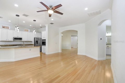 Casa en venta en Tampa, Florida, 4 dormitorios, 212 m2 № 1662336 - foto 19
