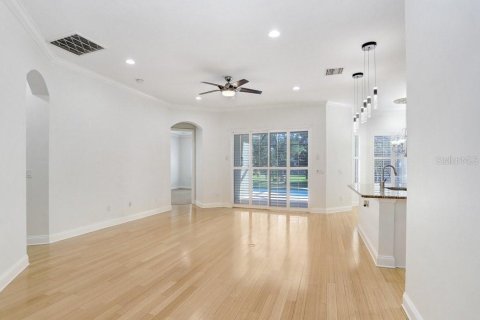 Casa en venta en Tampa, Florida, 4 dormitorios, 212 m2 № 1662336 - foto 16