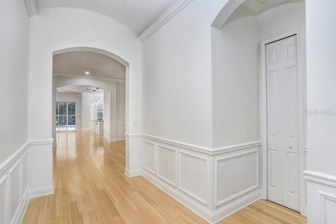 Casa en venta en Tampa, Florida, 4 dormitorios, 212 m2 № 1662336 - foto 5