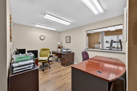 Commercial property in Apopka, Florida 256.41 sq.m. № 2102352 - photo 13