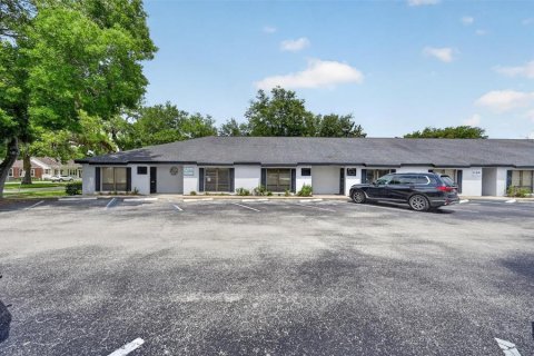 Commercial property in Apopka, Florida 256.41 sq.m. № 2102352 - photo 5