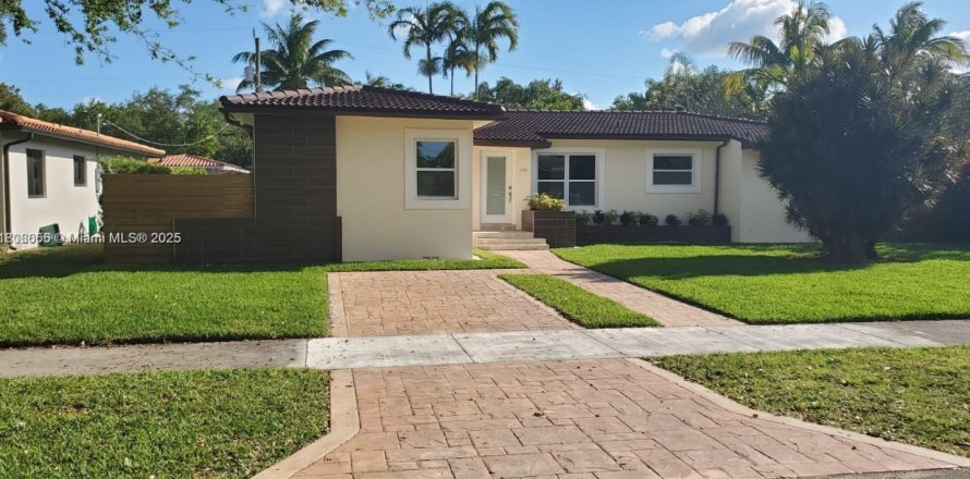 House in Miami Shores, Florida 2 bedrooms, 151.24 sq.m. № 1752871
