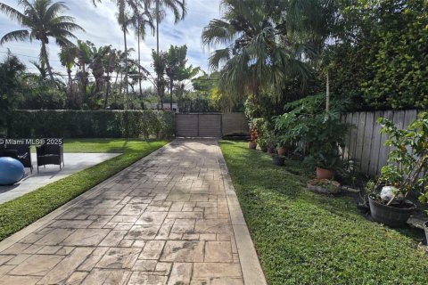 House in Miami Shores, Florida 2 bedrooms, 151.24 sq.m. № 1752871 - photo 6