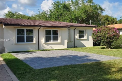 House in Miami Shores, Florida 2 bedrooms, 151.24 sq.m. № 1752871 - photo 4