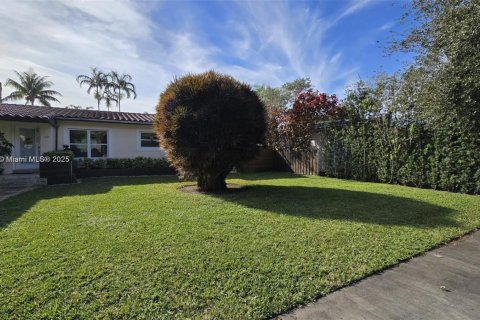 House in Miami Shores, Florida 2 bedrooms, 151.24 sq.m. № 1752871 - photo 3