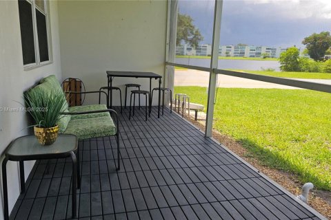 Condo in Deerfield Beach, Florida, 2 bedrooms  № 1944049 - photo 9