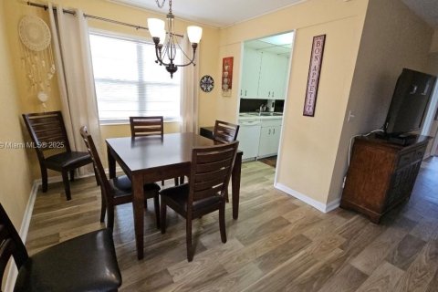 Condo in Deerfield Beach, Florida, 2 bedrooms  № 1944049 - photo 2