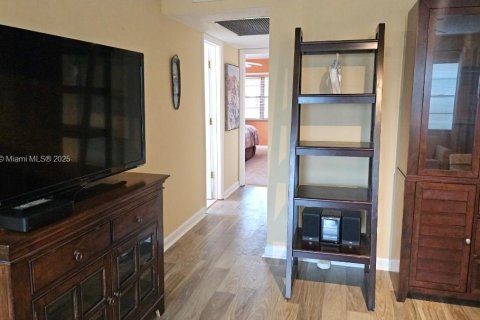 Condo in Deerfield Beach, Florida, 2 bedrooms  № 1944049 - photo 4