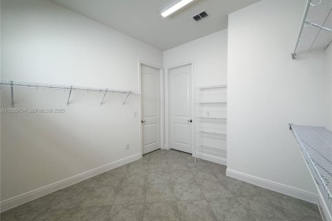 Casa en alquiler en Orlando, Florida, 3 dormitorios, 225.2 m2 № 1993822 - foto 9