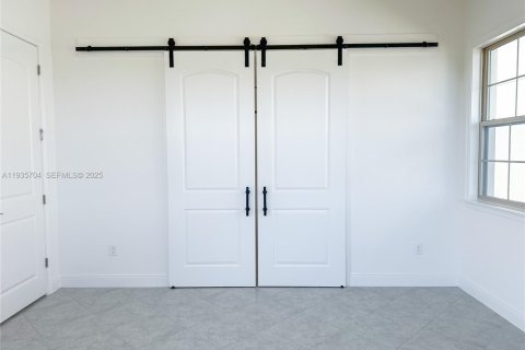 Casa en alquiler en Orlando, Florida, 3 dormitorios, 225.2 m2 № 1993822 - foto 5