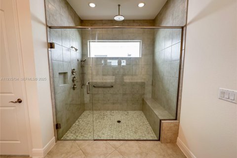 Casa en alquiler en Orlando, Florida, 3 dormitorios, 225.2 m2 № 1993822 - foto 8