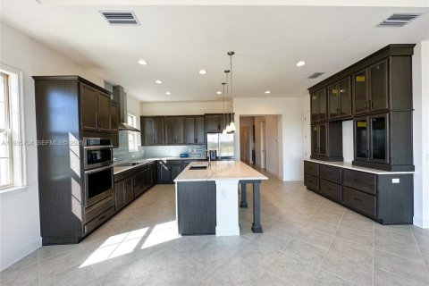 Casa en alquiler en Orlando, Florida, 3 dormitorios, 225.2 m2 № 1993822 - foto 15