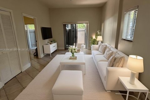 Condo in Miami, Florida, 1 bedroom  № 2083672