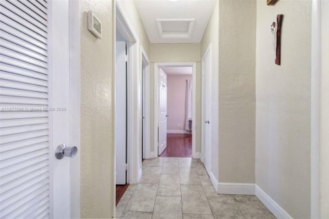 Villa ou maison à louer à Miami, Floride: 3 chambres, 107.4 m2 № 1922819 - photo 9