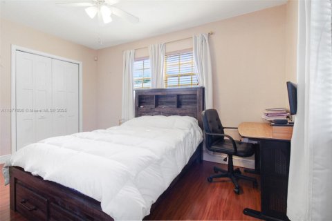 Villa ou maison à louer à Miami, Floride: 3 chambres, 107.4 m2 № 1922819 - photo 12