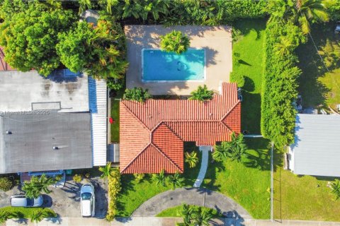 Villa ou maison à louer à Miami, Floride: 3 chambres, 107.4 m2 № 1922819 - photo 4